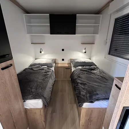 Mobile Homes With Pool - Apartamento *