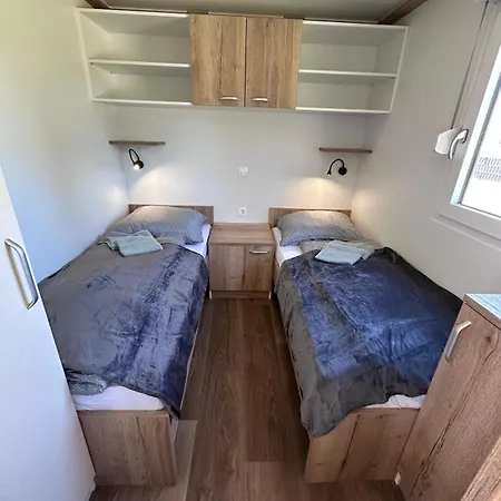 Mobile Homes With Pool - شقة